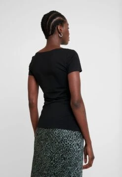 Anna Field 2 PACK - T-Shirt Basic - Black 11 Anna Field 2 PACK - T-Shirt Basic - Black -Anna Field Verkäufe 5cc32792f75c4aa993e4e439c508648b