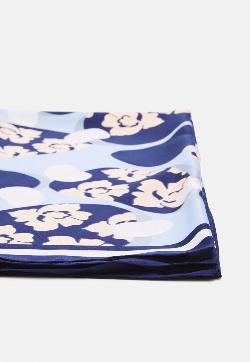 Anna Field Tuch - Blue 4 Anna Field Tuch - Blue - Image 2